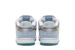 Sean Cliver x Nike SB Dunk Low ‚Holiday Special‘ DC9936-100