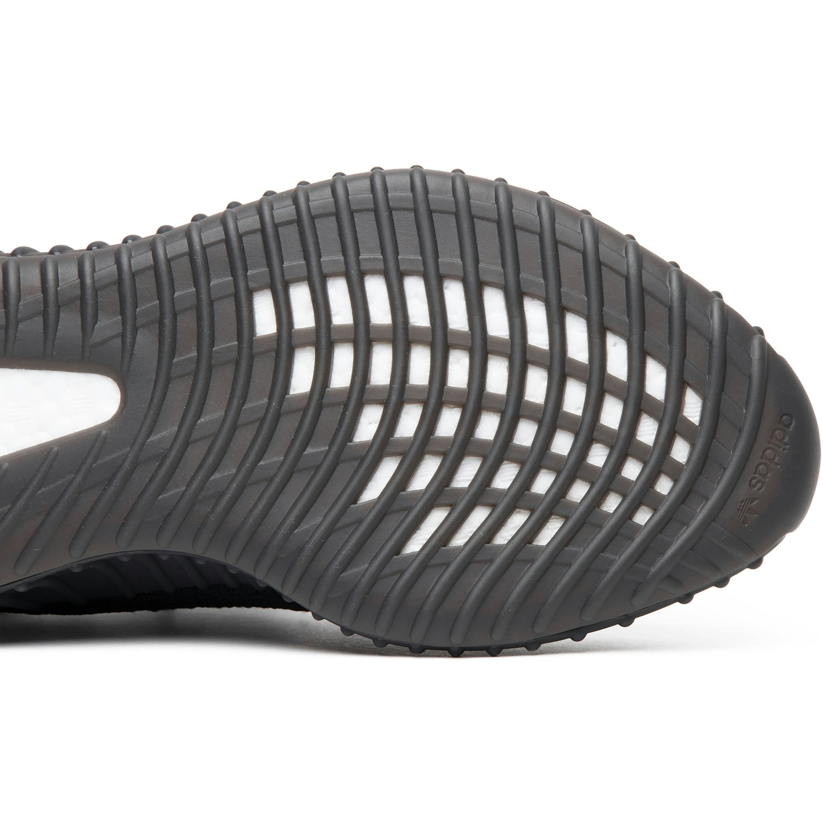 adidas_yeezy_boost_350_v2__bred___also_worn_by_kan_4_16960.jpeg
