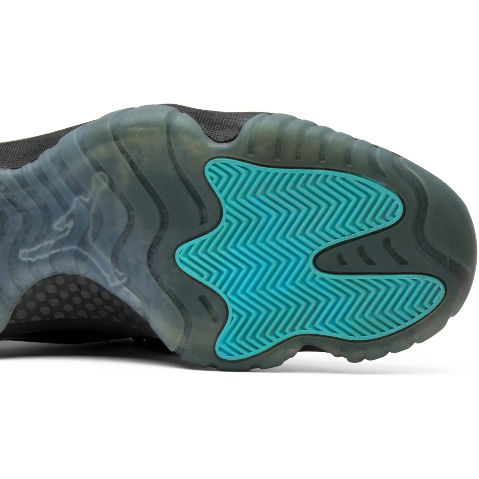 air_jordan_11_retro__gamma_blue__378037_006_4_28943.jpeg