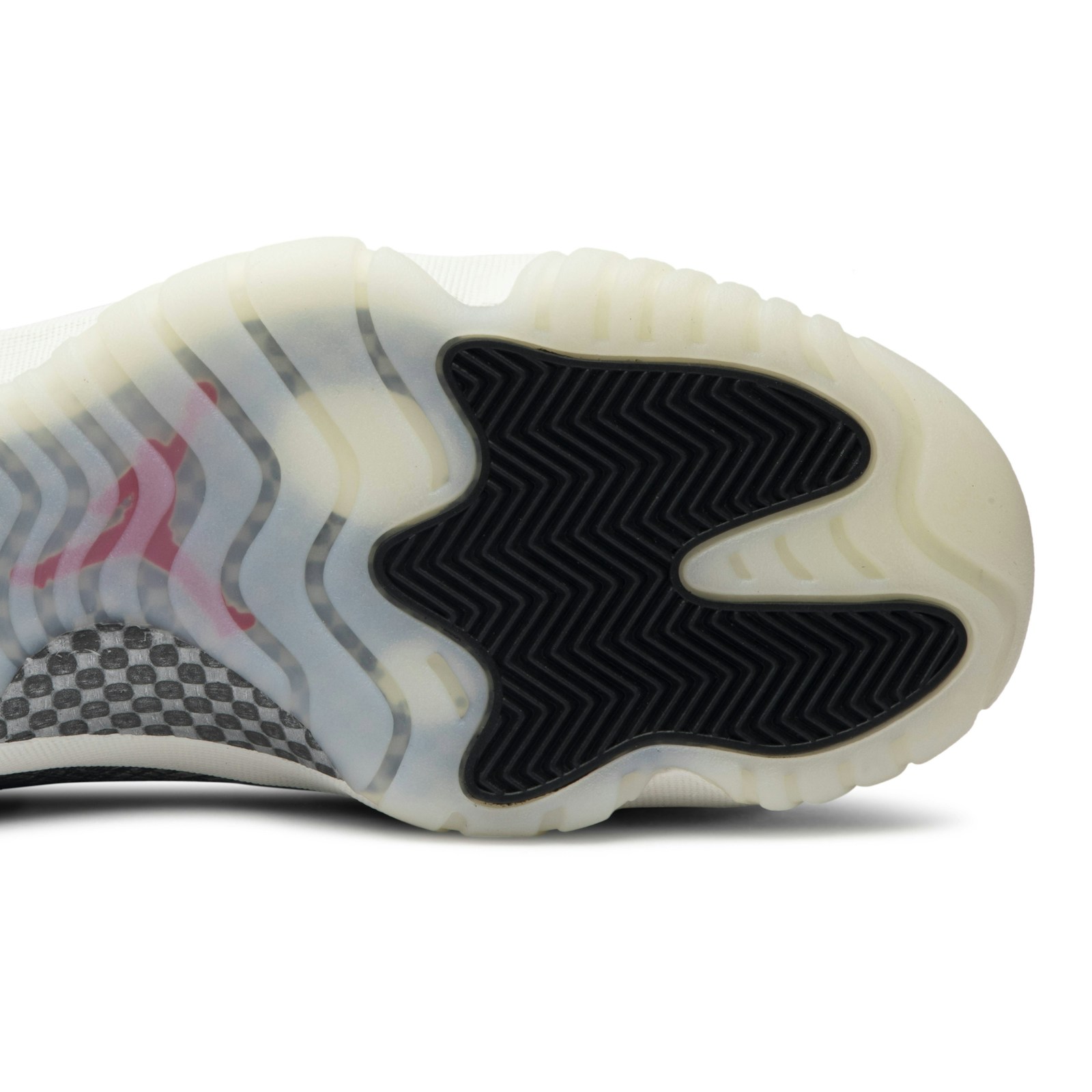 air_jordan_11_retro_low__light_bone_snakeskin__cd6_3_26848.jpeg