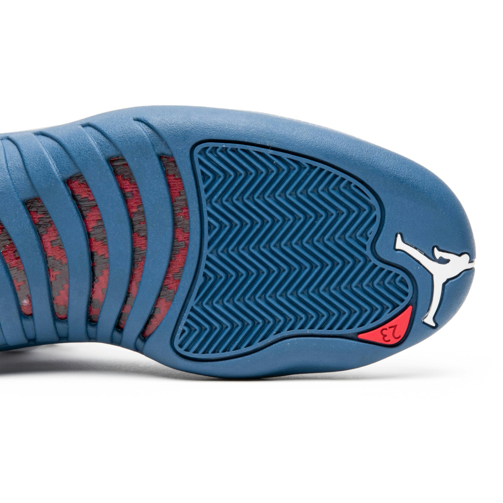 air_jordan_12_retro__french_blue__2016_130690_113_4_89868.jpeg