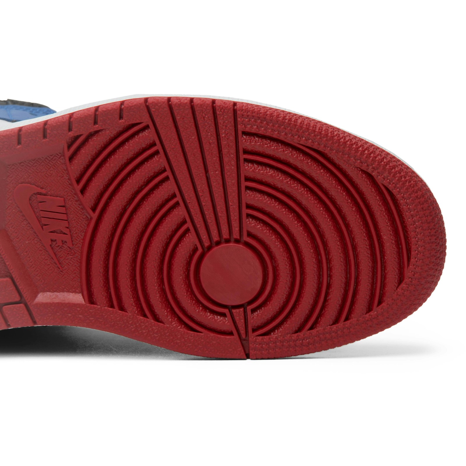 air_jordan_1_retro_high_og__top_3__555088_026_4_71041.jpeg