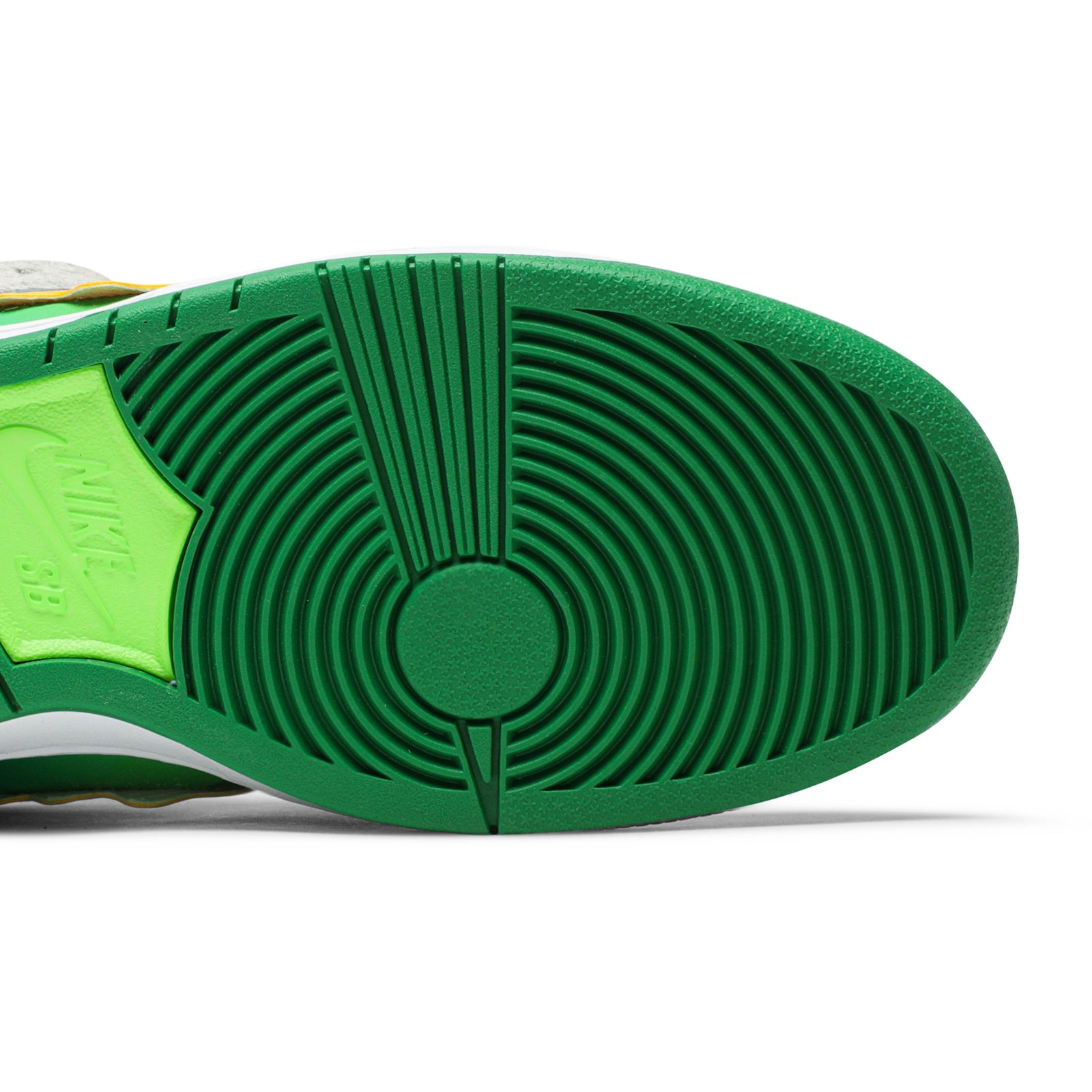 ben___jerry_s_x_nike_sb_dunk_low__chunky_dunky___a_4_71958.jpeg