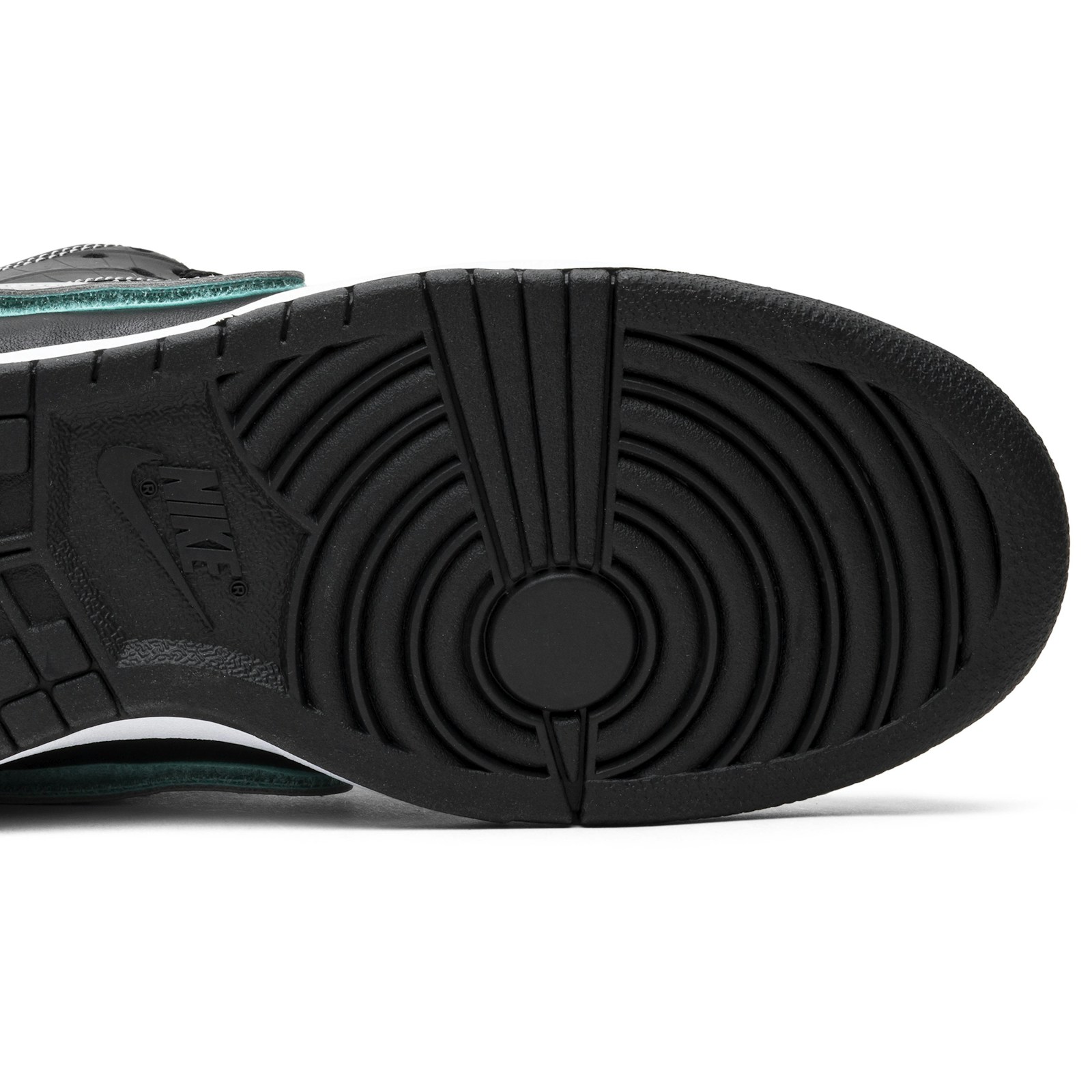 diamond_supply_co__x_nike_sb_dunk_low_pro__black_d_4_23419.jpeg
