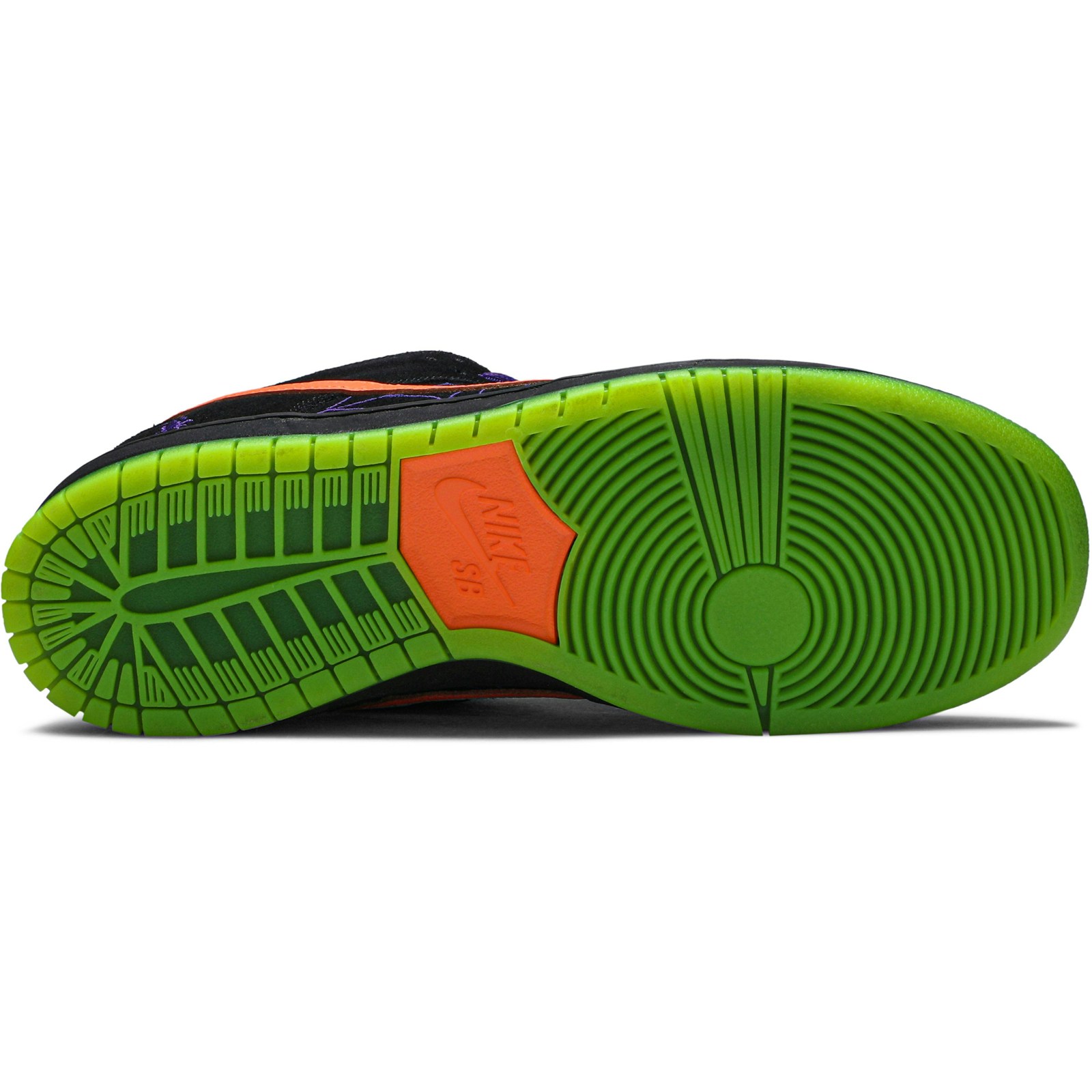 nike_sb_dunk_low__night_of_mischief__bq6817_006_3_84441.jpeg