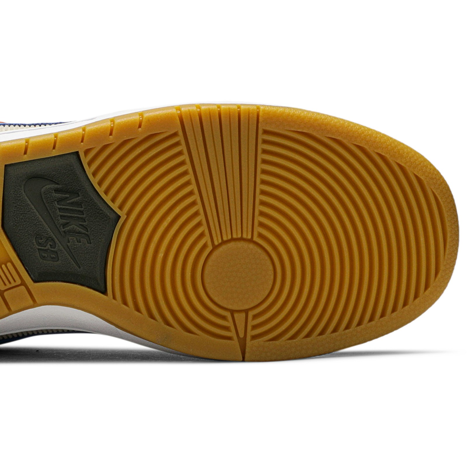 nike_sb_dunk_low_pro__corduroy__bq6817_201_4_48623.jpeg