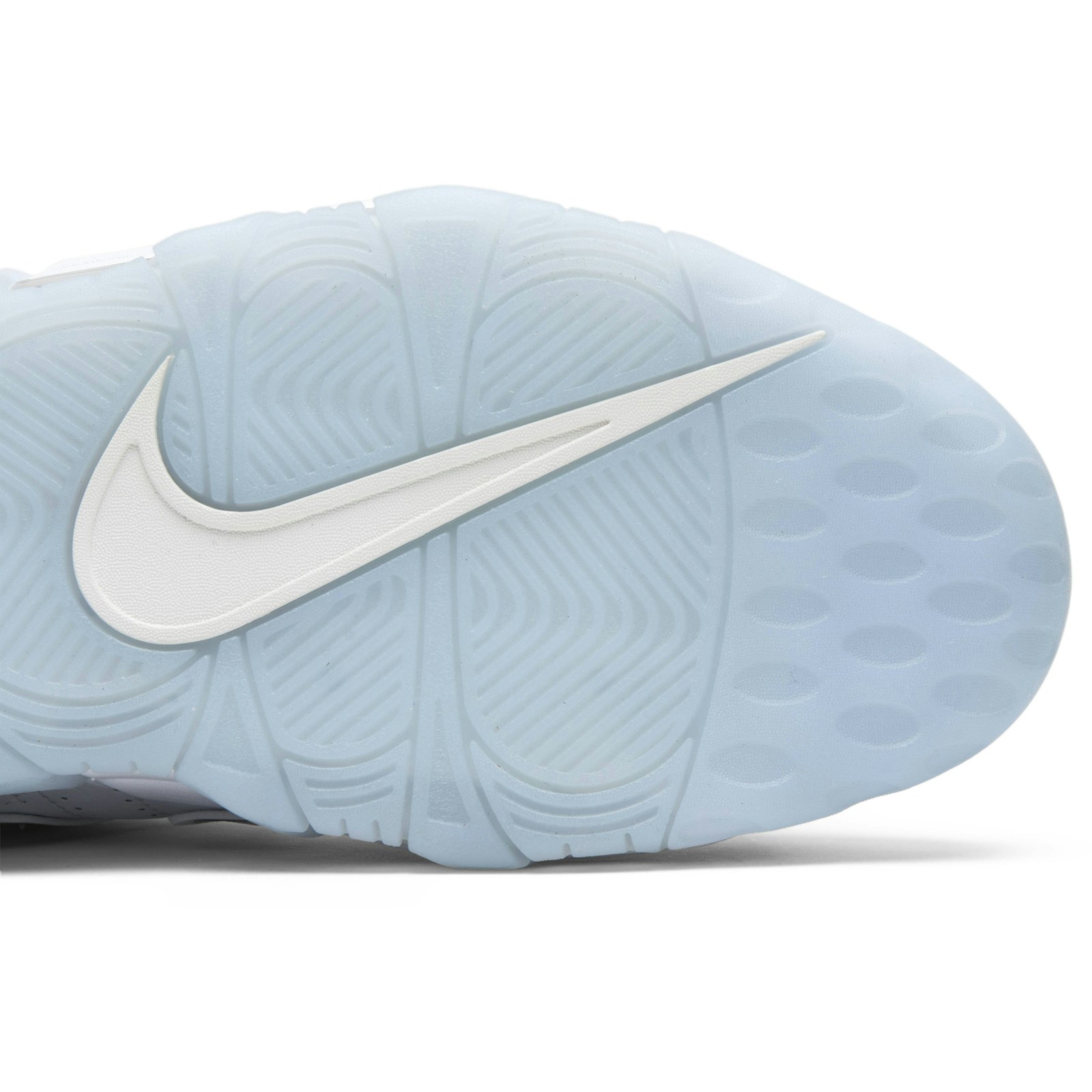 women__nike_air_more_uptempo__chrome__917593_100_6_99174.jpeg